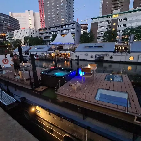De Coaster & Aquarium Ponton 로테르담