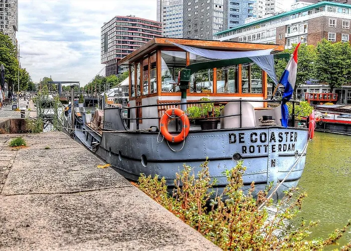 Ботель De Coaster & Aquarium Ponton