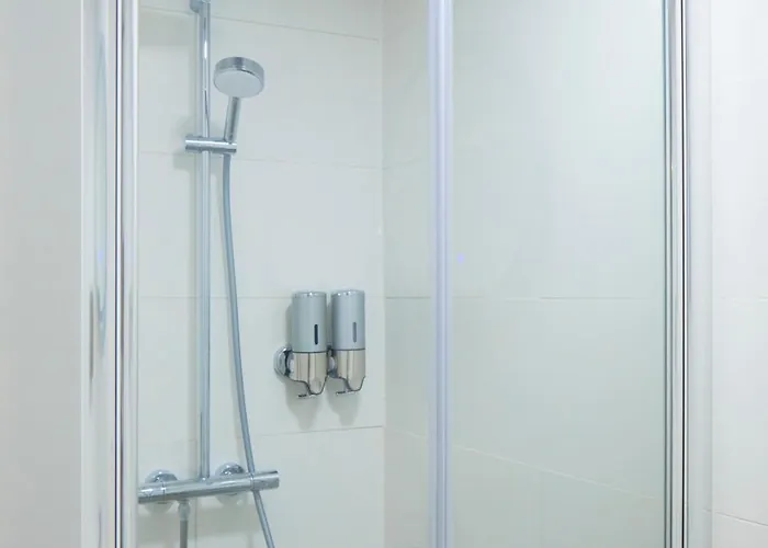 Ботель De Coaster & Aquarium Ponton Роттердам