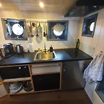 De Coaster & Aquarium Ponton 보트호텔 *