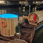 De Coaster & Aquarium Ponton