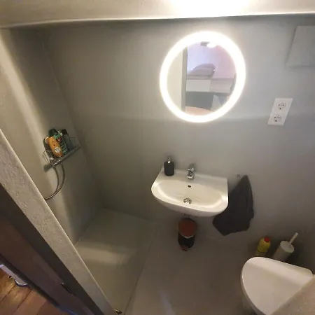 De Coaster & Aquarium Ponton Båthotell