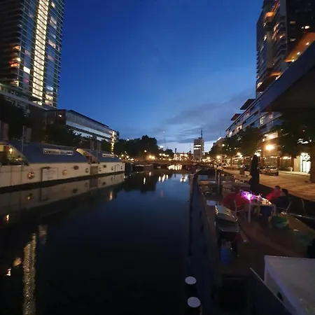 De Coaster & Aquarium Ponton 船上ホテル *