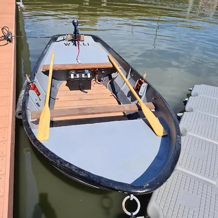 De Coaster & Aquarium Ponton Πλωτό κατάλυμα *