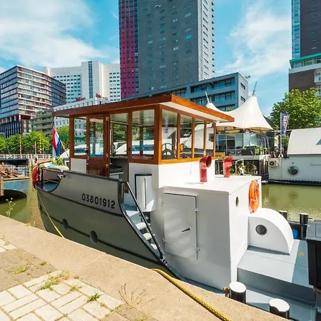 船上ホテル De Coaster & Aquarium Ponton ロッテルダム