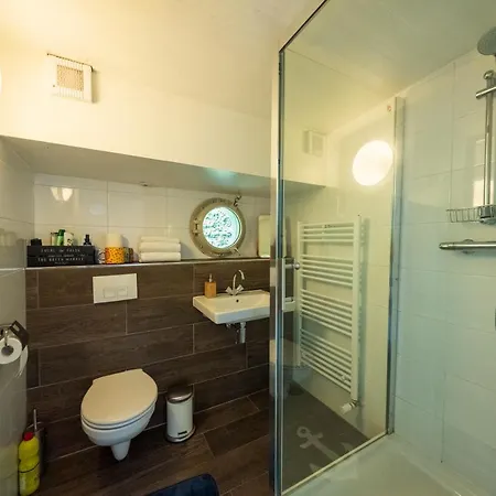 De Coaster & Aquarium Ponton