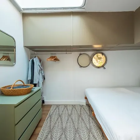 De Coaster & Aquarium Ponton 船上ホテル ロッテルダム