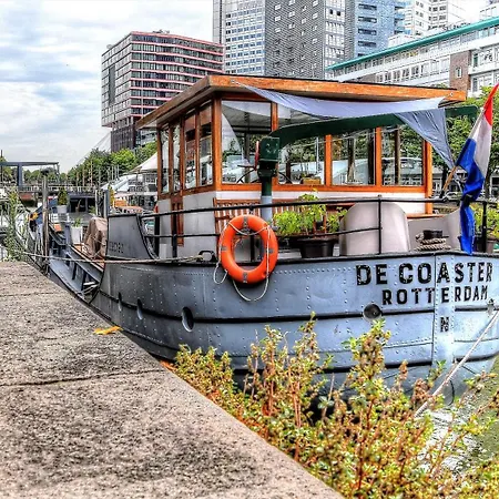 Botel De Coaster & Aquarium Ponton