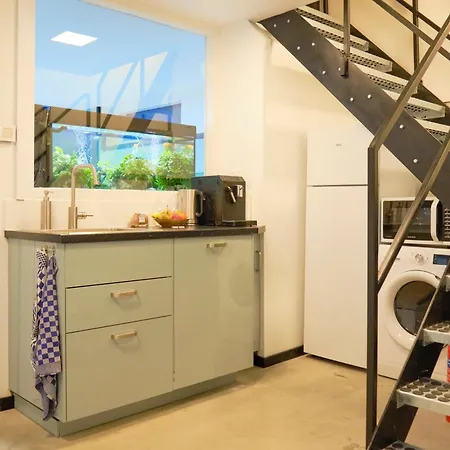 De Coaster & Aquarium Ponton Ρότερνταμ