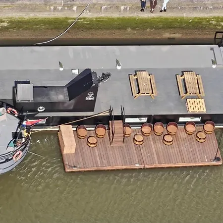 De Coaster & Aquarium Ponton