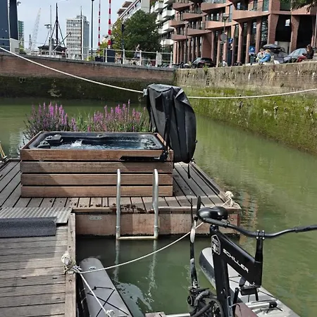 Båthotell De Coaster & Aquarium Ponton Rotterdam