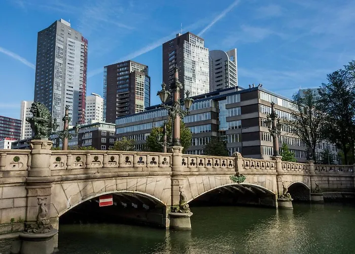 ספינת מלון De Coaster & Aquarium Ponton רוטרדם