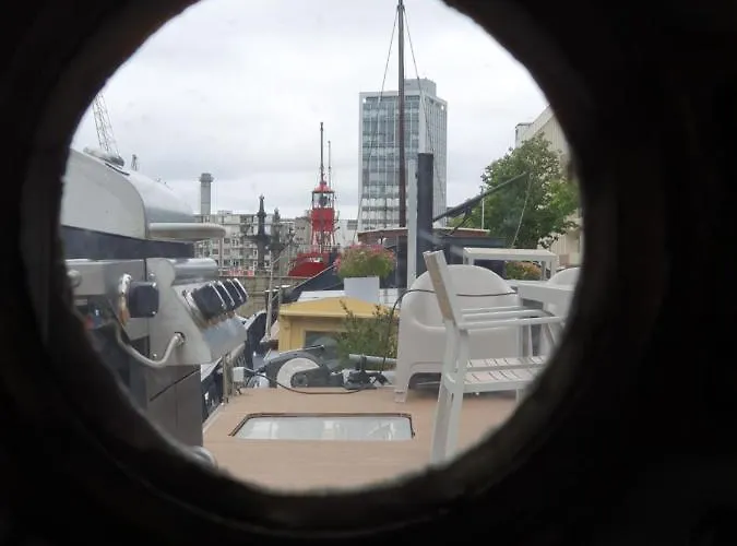 De Coaster & Aquarium Ponton Rotterdam