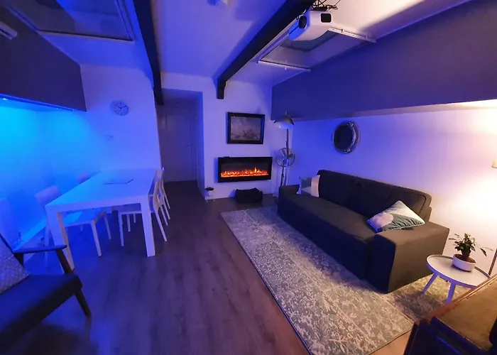 ספינת מלון De Coaster & Aquarium Ponton