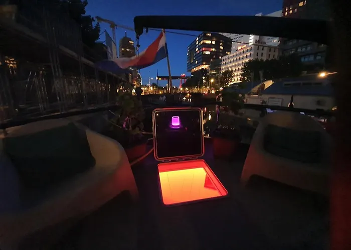 De Coaster & Aquarium Ponton Rotterdam