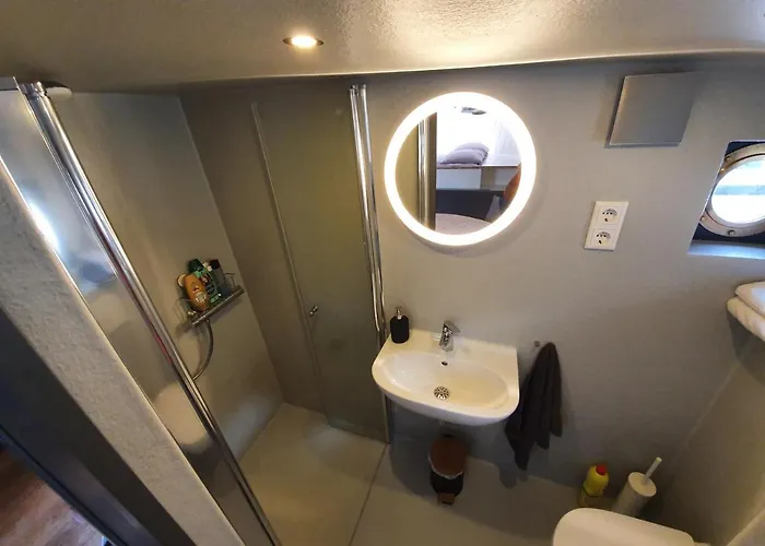 De Coaster & Aquarium Ponton רוטרדם