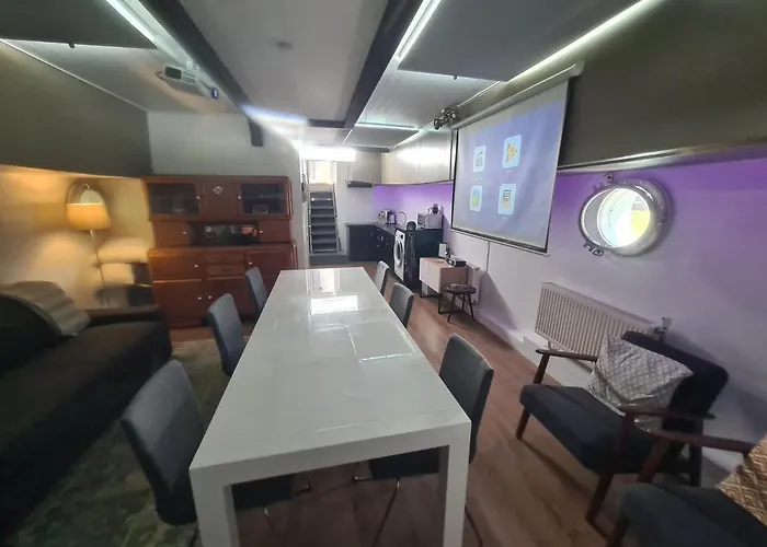 De Coaster & Aquarium Ponton * רוטרדם