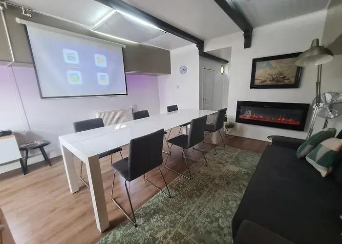 De Coaster & Aquarium Ponton * Ρότερνταμ