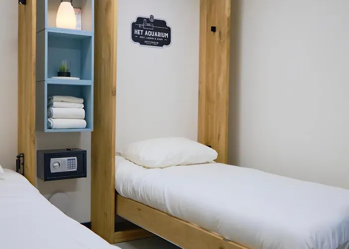 De Coaster & Aquarium Ponton Rotterdam