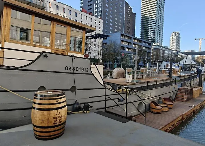 Botel De Coaster & Aquarium Ponton Rotterdam