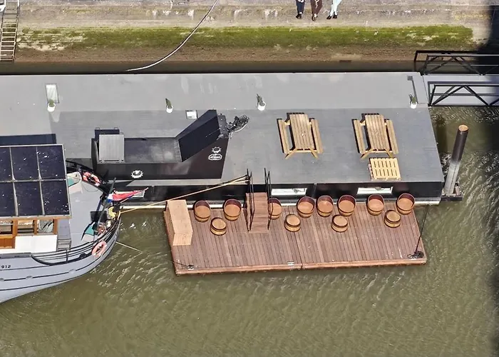 De Coaster & Aquarium Ponton