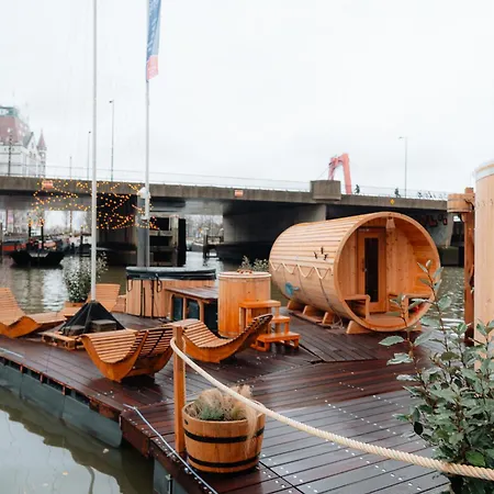 Botel De Coaster & Aquarium Ponton *