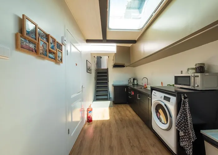 De Coaster & Aquarium Ponton * Roterdão