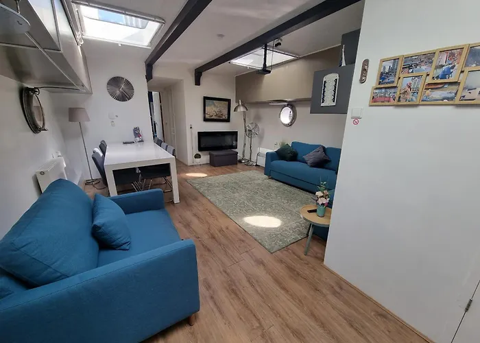 De Coaster & Aquarium Ponton Botel Roterdão